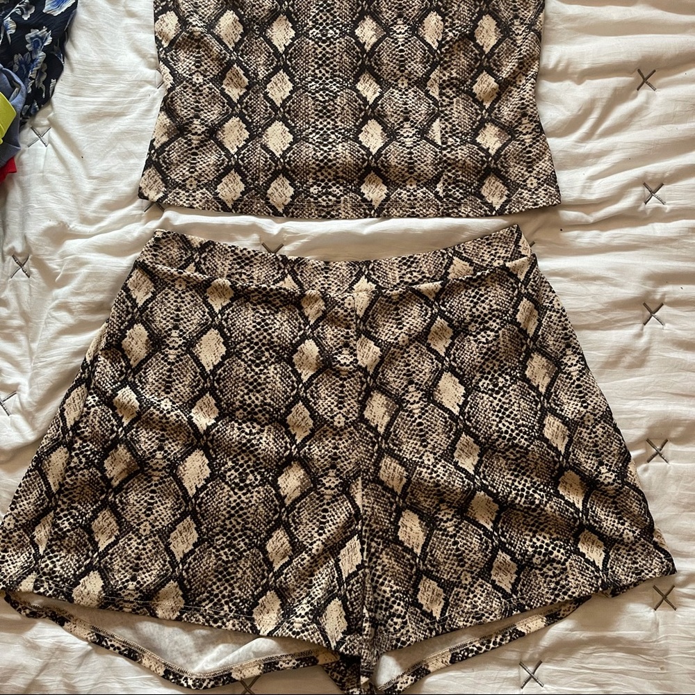 Snake Skin Set - Picture 4 of 4